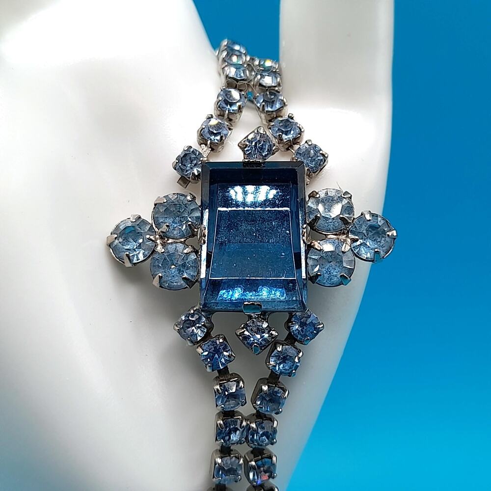 Light Blue Art Glass Rhinestone Bracelet, Mid-Century, 1960s Vintage Jewelry - Picture 2 of 10